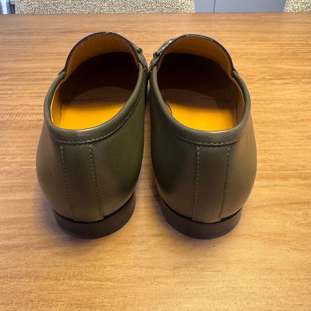 Gucci Women’s Olive Leather Horsebit Loafers - Picture 4 of 7